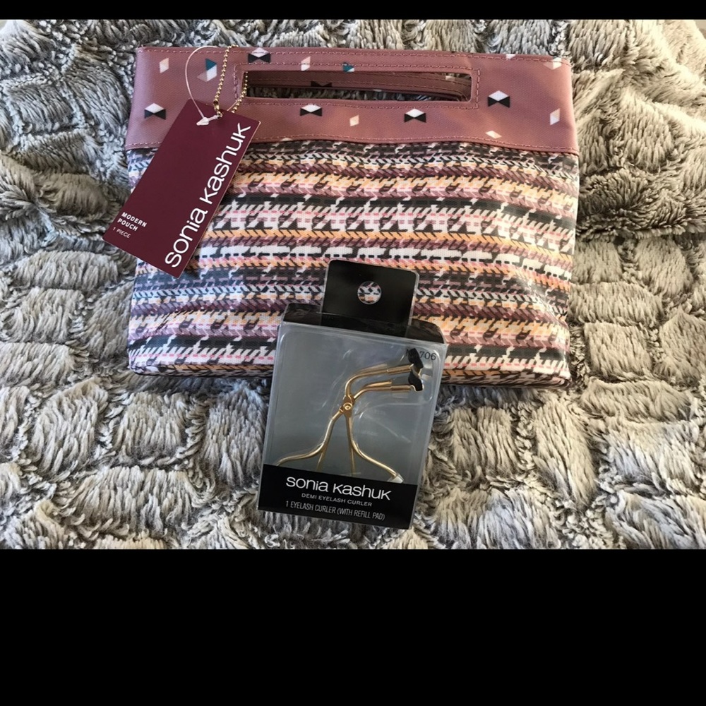 Sonia Kashuk Make up bag with bonus eyelash curler